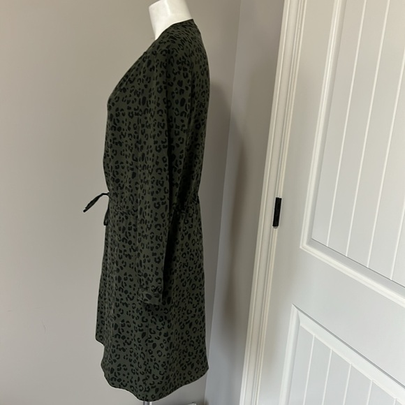 RAILS Haha Olive Cheetah Shirt Dress Drawstring Waist Blouson Silk Sz XS - Picture 7 of 12